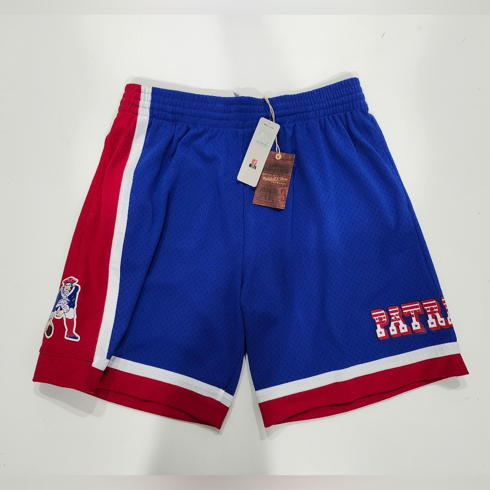 New England Patriots Mitchell & Ness Throwback Team ID Mesh Shorts; Men’s Sz XL